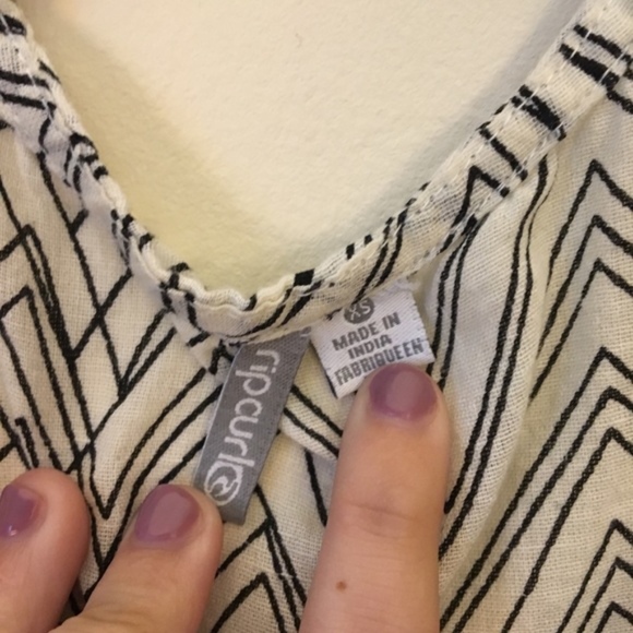 Rip Curl | white&black zigzagged dress - Picture 2 of 6